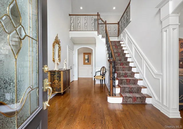 Photo 3 of Single family home for sale at 31 Greenwich Ave, Woodbury, NY 10917 | MLS# 983984 | Listing updated on 2026-10-03