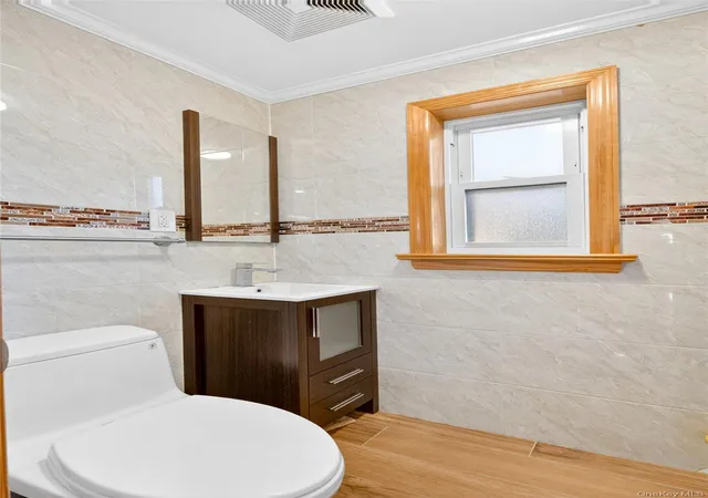 Photo 4 of Single family home for sale at 5031 68th Street, New York, NY 11377 | MLS# 983990 | Listing updated on 2026-09-06