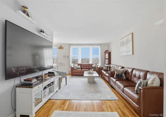 Photo 3 of House for sale at 333 Bronx River Rd #616, Yonkers, NY 10704 | MLS# 984064 | Listing updated on 2026-09-23