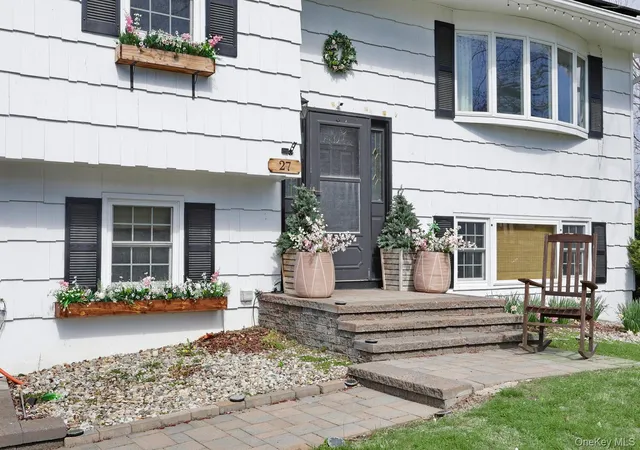Photo 2 of Sale Pending at 27 Eastlake Dr, Haverstraw, NY 10984 | MLS# 984069 | Listing updated on 2026-07-16