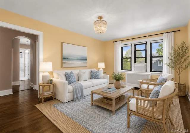 5th image of 412 Munro Ave, Mamaroneck, NY 10543