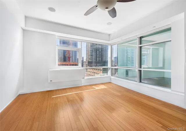 2nd image of 2415 Queens Plz N #7A, New York, NY 11101 | MLS# 984155