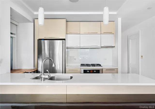 3rd image of 2415 Queens Plz N #7A, New York, NY 11101 | MLS# 984155