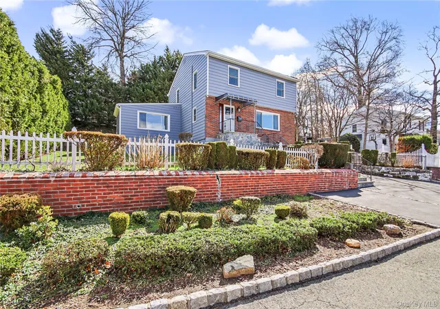 4th image of 14 Emerald Pl, Yonkers, NY 10703 | MLS# 984223