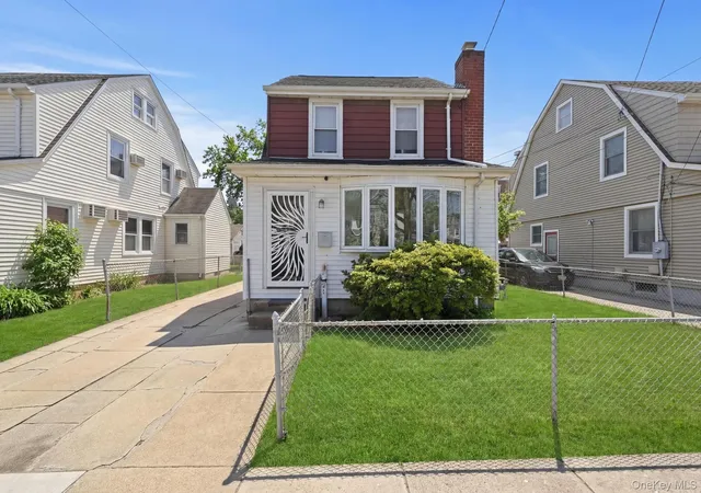 Photo 1 of Sale Pending at 38 Fordham St, Williston Park, NY 11596 | MLS# 984242 | Listing updated on 2026-05-16