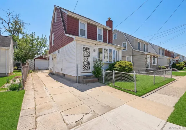 Photo 4 of Sale Pending at 38 Fordham St, Williston Park, NY 11596 | MLS# 984242 | Listing updated on 2026-05-16