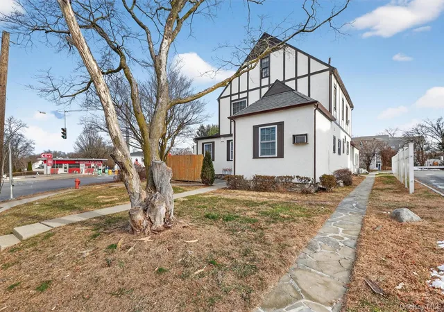 Photo 3 of House for sale at 2002 E Main St, Mohegan Lake, NY 10547 | MLS# 984252 | Listing updated on 2026-05-09