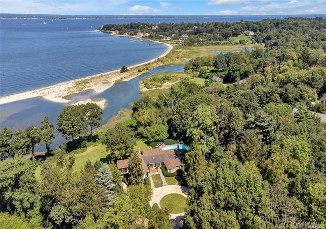 3rd image of 120 W Creek Farms Rd, Port Washington, NY 11050 | MLS# 984288