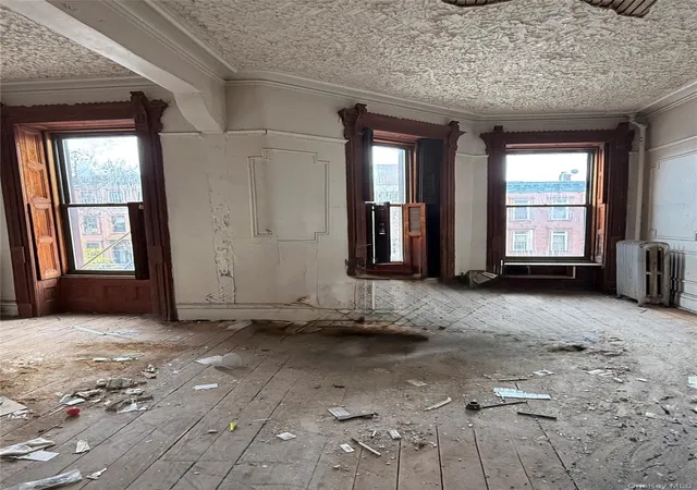 Photo 4 of House for sale at 475 Madison St, Brooklyn, NY 11221 | MLS# 984297 | Listing updated on 2026-04-22
