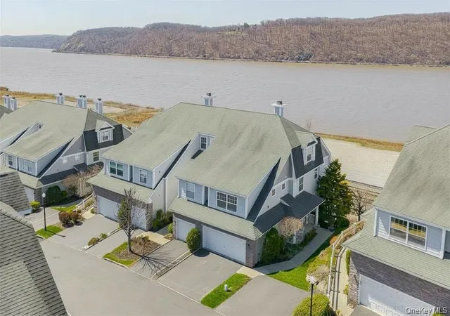 1st image of 114 Hudson Pointe Dr, Poughkeepsie, NY 12601 | MLS# 984346