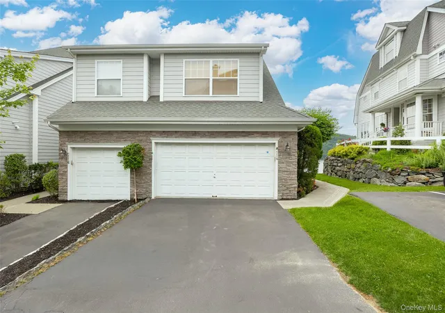3rd image of 114 Hudson Pointe Dr, Poughkeepsie, NY 12601 | MLS# 984346