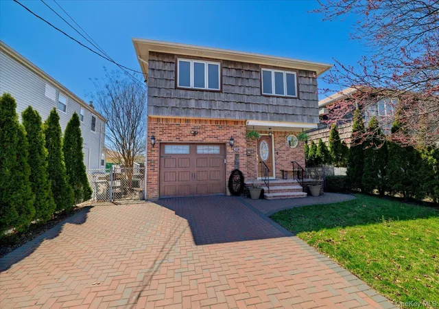 Photo 3 of Sale Pending at 34 Vandewater Ave, Hempstead, NY 11001 | MLS# 984388 | Listing updated on 2026-10-21