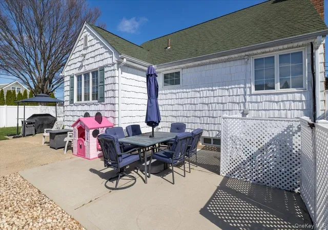 22nd image of 299 37 St, Lindenhurst, NY 11757 | MLS# 984390