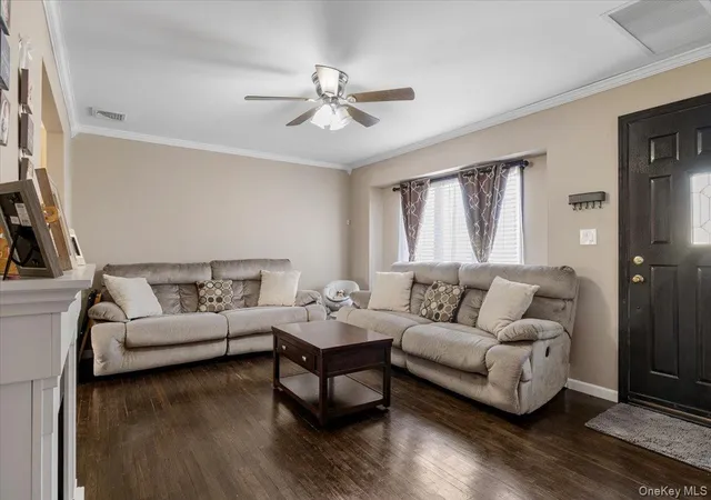 3rd image of 299 37 St, Lindenhurst, NY 11757 | MLS# 984390