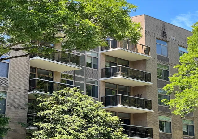 3rd image of 35 N Chatsworth Ave #1J, Mamaroneck, NY 10538 | MLS# 984396