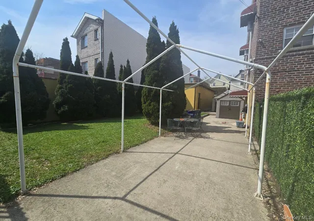 4th image of 1405 Saint Lawrence Ave, New York, NY 10472 | MLS# 984407