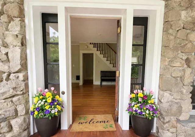 Photo 3 of Single family home for sale at 571 Route 17m, Middletown, NY 10940 | MLS# 984442 | Listing updated on 2026-07-19