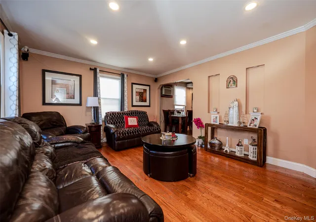 Photo 3 of Single family home for sale at 126 Scranton Ave, Lynbrook, NY 11563 | MLS# 984492 | Listing updated on 2026-08-15