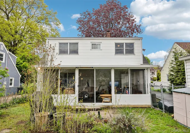 20th image of 58 Oxford St, Roslyn Heights, NY 11577 | MLS# 984494