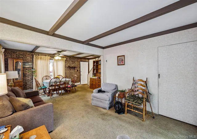 5th image of 58 Oxford St, Roslyn Heights, NY 11577 | MLS# 984494