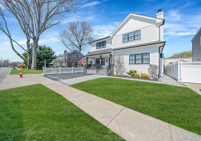 3rd image of 347 Broadway, Carle Place, NY 11514 | MLS# 984516
