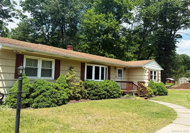 Homes for sale in Forestburgh, NY | 1222 Sackett Lake Rd, Forestburgh, NY 12777 | MLS# 984523