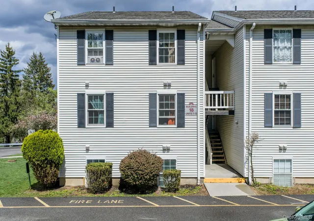 2nd image of 18 Lexington Hl #8, Monroe, NY 10926 | MLS# 984536