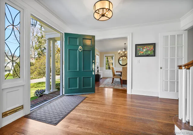 2nd image of 134 Brewster Rd, Scarsdale, NY 10583 | MLS# 984563