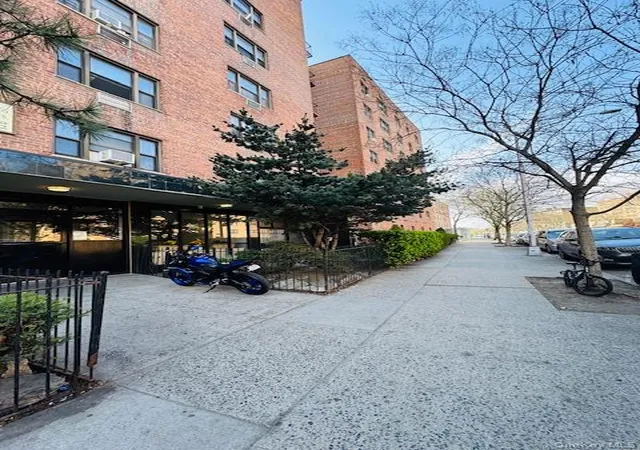 Listing Photo 2 - Condo for sale in building located at 55-30 99th St, New York, NY 11368 - Unit #3E