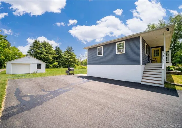 Photo 3 of Sale Pending at 534 Lattintown Rd, Marlboro, NY 12542 | MLS# 984617 | Listing updated on 2026-08-19
