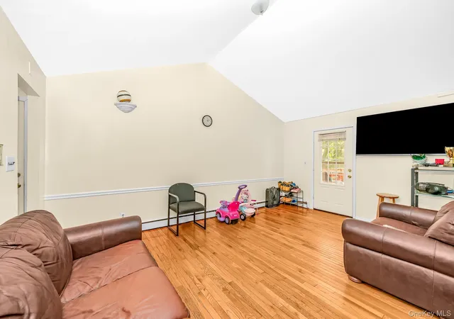 3rd image of 103 Gates Ave, Islip, NY 11722 | MLS# 984652