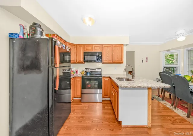 5th image of 103 Gates Ave, Islip, NY 11722 | MLS# 984652