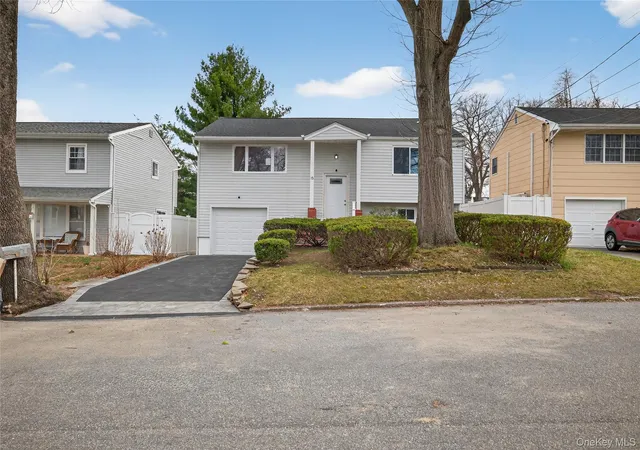 1st image of 15 Lindsay St, Huntington, NY 11743 | MLS# 984687