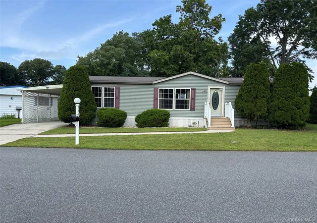 Photo 3 of Manufactured home for sale at 1661 Old Country Rd #417, Riverhead, NY 11901 | MLS# 984696 | Listing updated on 2026-08-29