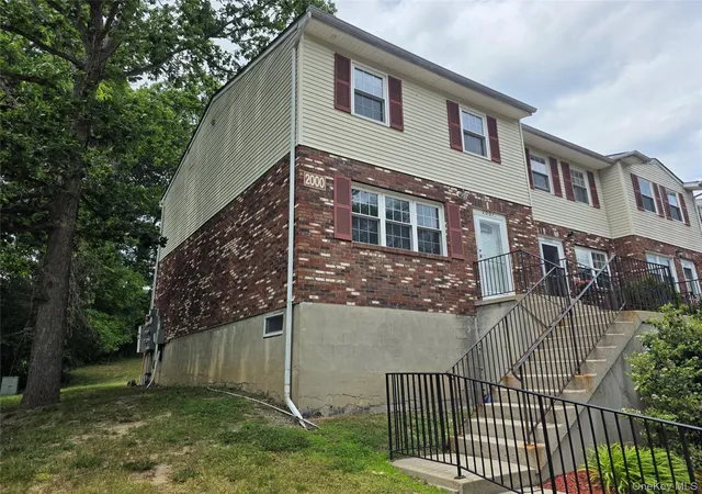 2nd image of 276 Temple Hl Rd, New Windsor, NY 12553