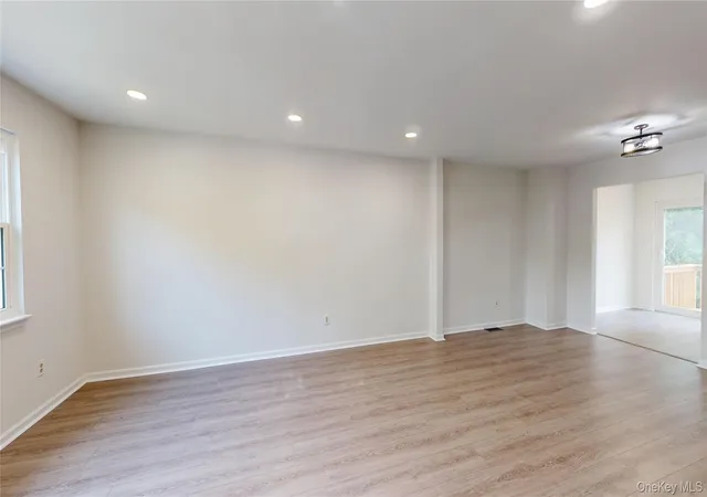 4th image of 276 Temple Hl Rd, New Windsor, NY 12553