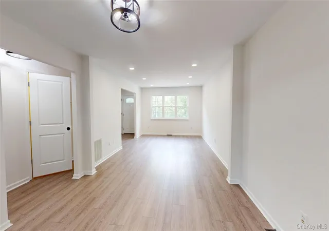 5th image of 276 Temple Hl Rd, New Windsor, NY 12553