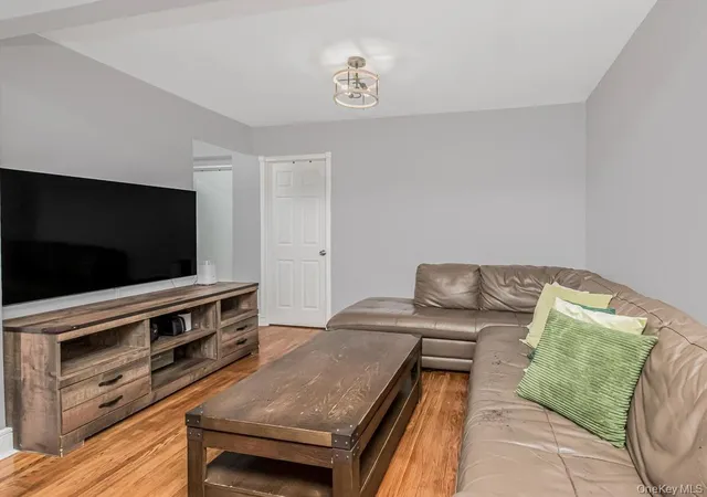Photo 3 of House for sale at 6535 Broadway #4G, New York, NY 10471 | MLS# 984795 | Listing updated on 2026-08-29