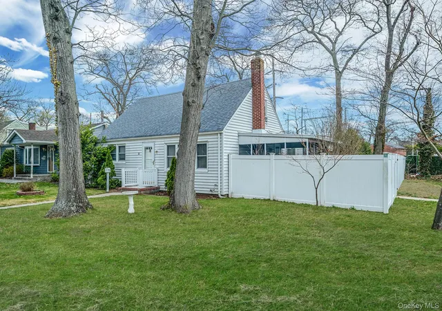 2nd image of 23 Lakewood Ave, Ronkonkoma, NY 11779 | MLS# 984797