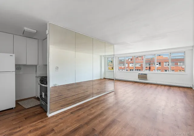 Homes for sale in New York, NY | 16420 Highland Ave, New York, NY 11432