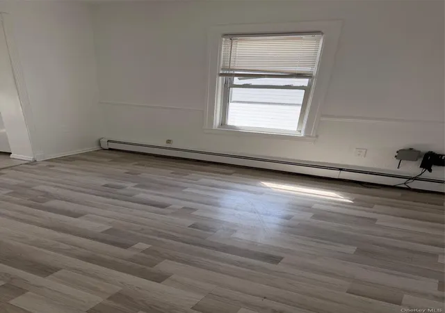 Photo 4 of House for sale at 190 Beach 27th St, Far Rockaway, NY 11691 | MLS# 984845 | Listing updated on 2026-09-06