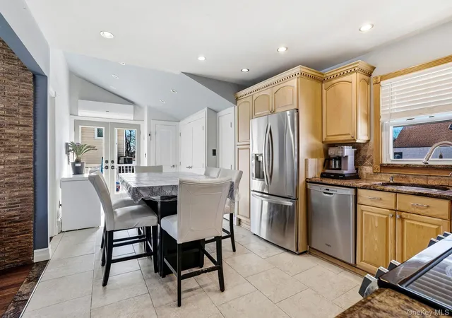 3rd image of 160 Saint Marks Ave, Hempstead, NY 11520 | MLS# 984849