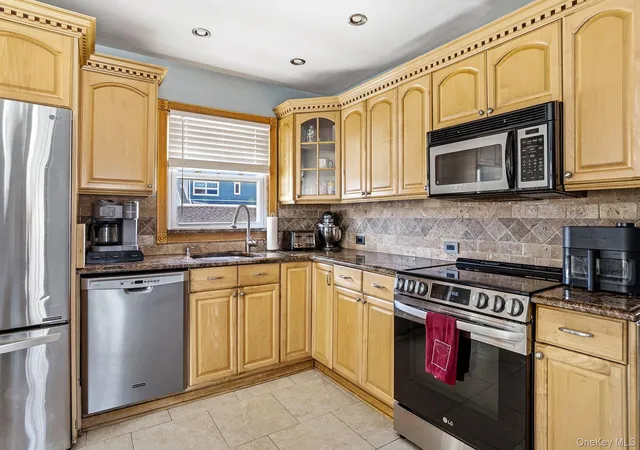 5th image of 160 Saint Marks Ave, Hempstead, NY 11520 | MLS# 984849