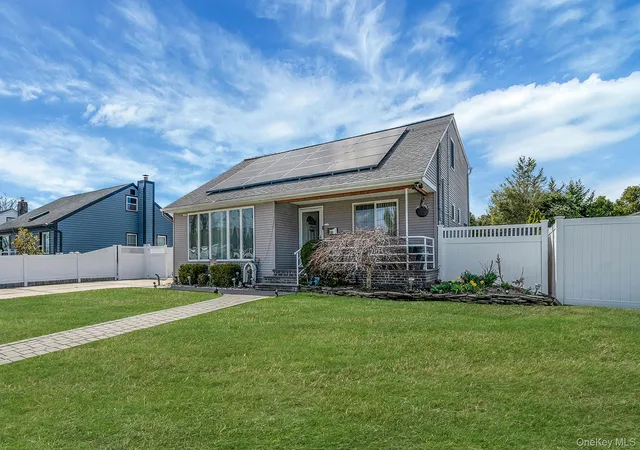 2nd image of 100 Anderson Ave, North Babylon, NY 11703 | MLS# 984900