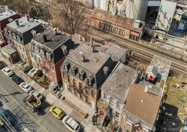 Listing Photo 4 - Condo for sale in building located at 157 Buena Vis Ave, Yonkers, NY 10701