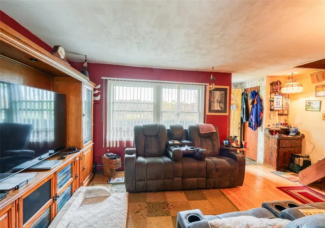 3rd image of 275 Southaven Ave, Medford, NY 11763 | MLS# 984943