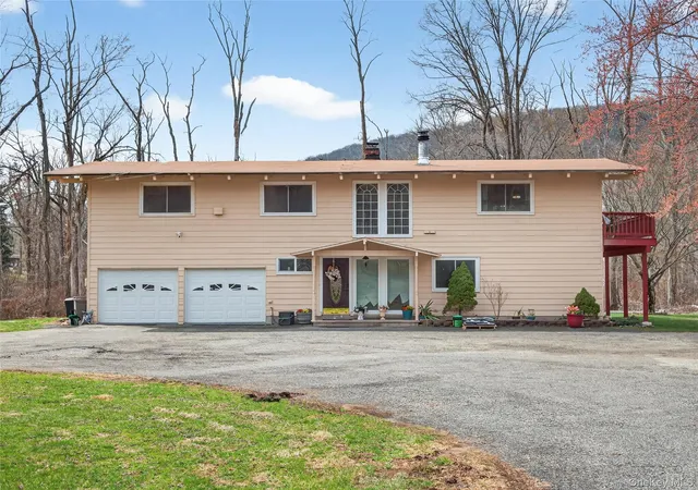 1st image of 810 Haverstraw Rd, Suffern, NY 10901 | MLS# 984964