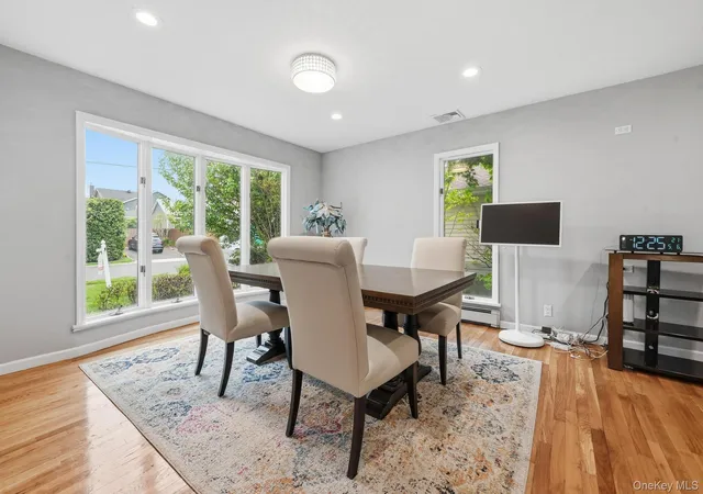 Photo 4 of Sale Pending at 140 North St, Oyster Bay, NY 11560 | MLS# 984993 | Listing updated on 2026-08-06
