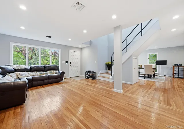 Photo 2 of Sale Pending at 140 North St, Oyster Bay, NY 11560 | MLS# 984993 | Listing updated on 2026-08-06