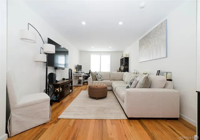 Photo 3 of Condo for sale at 90 Union St #5G, New Rochelle, NY 10805 | MLS# 984996 | Listing updated on 2026-09-16